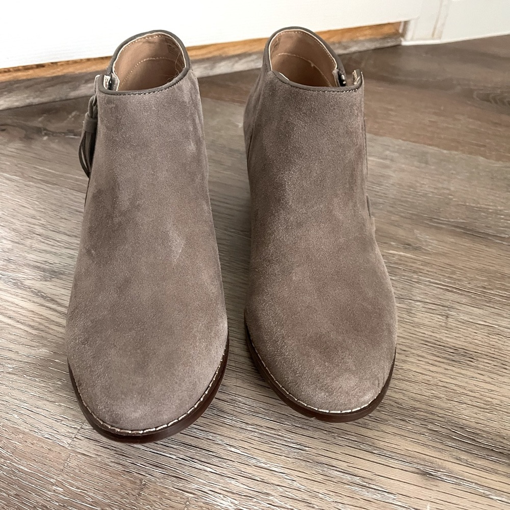 Vionics Booties Size 7.5